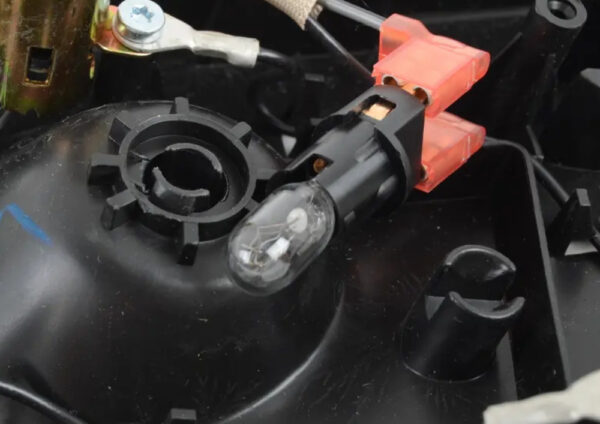 63218389862 - NEW BMW Z3 COUPE E36 REAR RIGHT LIGHT BULB SOCKET 63218389862 8389862 ORIGINAL