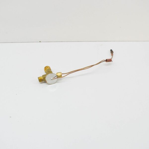 64511372077 - NEW BMW 5 E28 A/C EXPANSION VALVE 64511372077 1372077 ORIGINAL