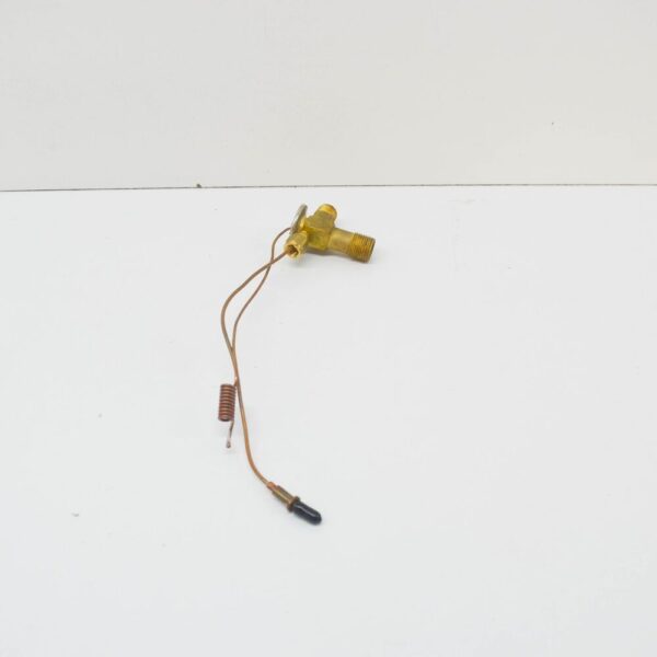 64511372077 - NEW BMW 5 E28 A/C EXPANSION VALVE 64511372077 1372077 ORIGINAL