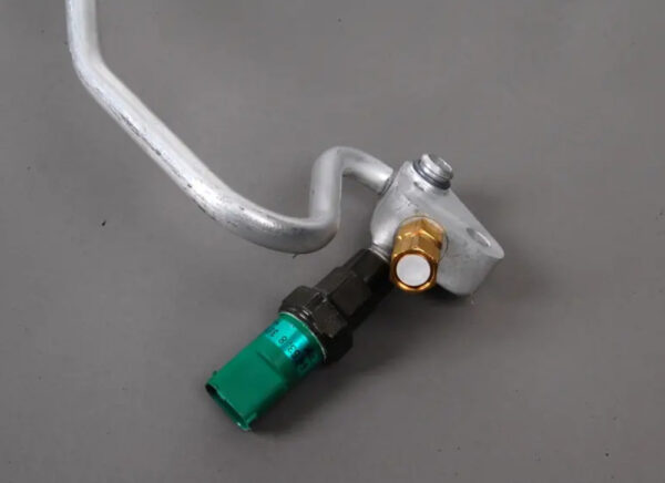 64538372987 - NEW BMW 7 E38 A/C HOSE 8372987 64538372987 ORIGINAL