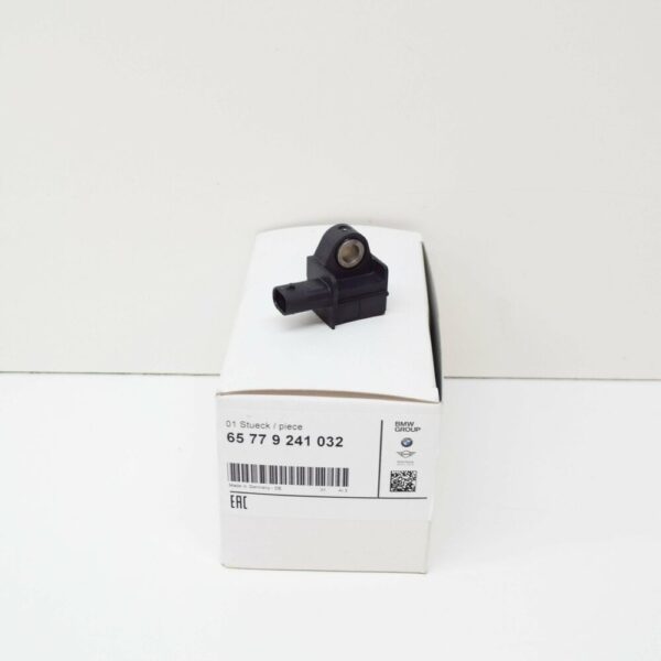 65779241032 - NEW BMW 5 F10 FRONT BUMPER LEFT SIDE CRASH SENSOR 65779241032