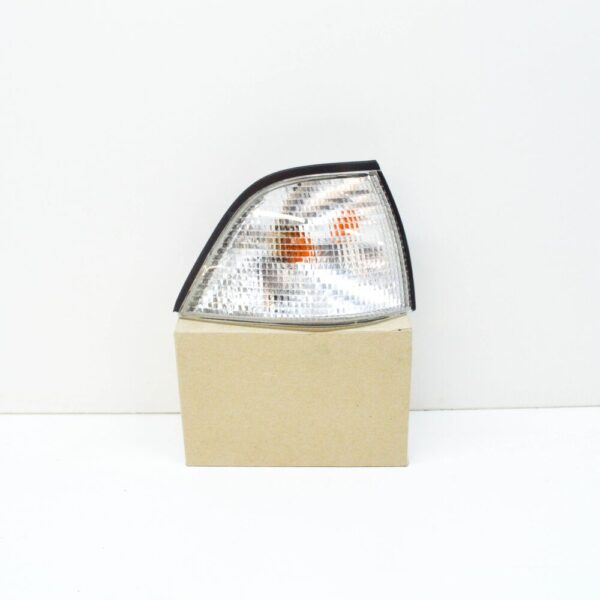 82199403094 - BMW 3 E36 Coupe Front Right Turn Indicator Light 82199403094 New Genuine