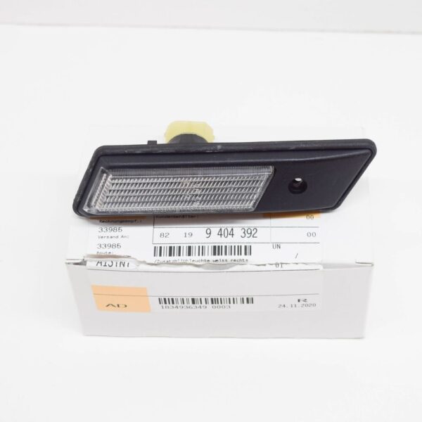 82199404392 - NEW BMW 3 E36 FRONT RIGHT WINT TURN LIGHT INDICATOR 82199404392 ORIGINAL