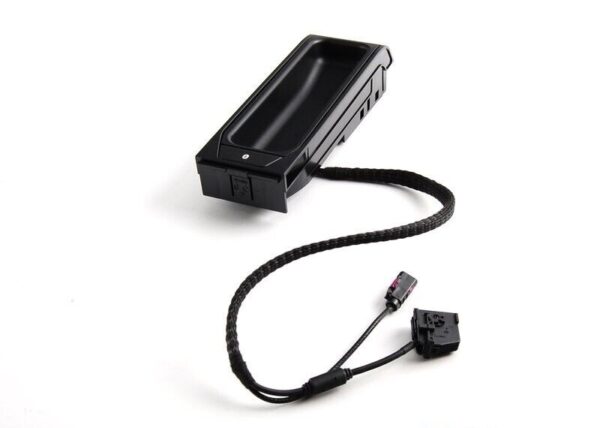 84109168940 - BMW E46 E39 E53 X5 E83 X3 E85 E86 Z4 Bluetoot Phone Ejection Box