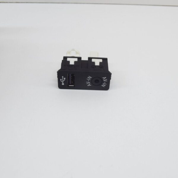 84109229242 - NEW MINI R56 USB AV-IN SOCKET 84109229242 9229242 ORIGINAL