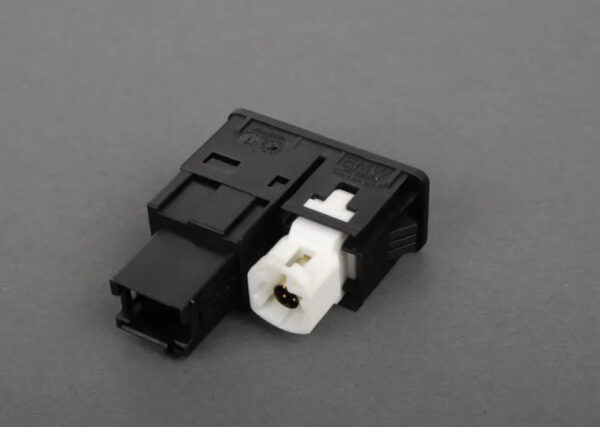 84109229247 - MINI COOPER R56 USB and AUX Input Female 84109229247 NEW GENUINE