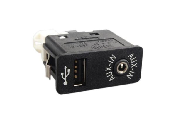 84109237653 - BMW E81 Original AUX USB Socket 84109237653