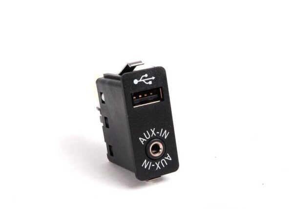 84109237653 - BMW E81 Original AUX USB Socket 84109237653