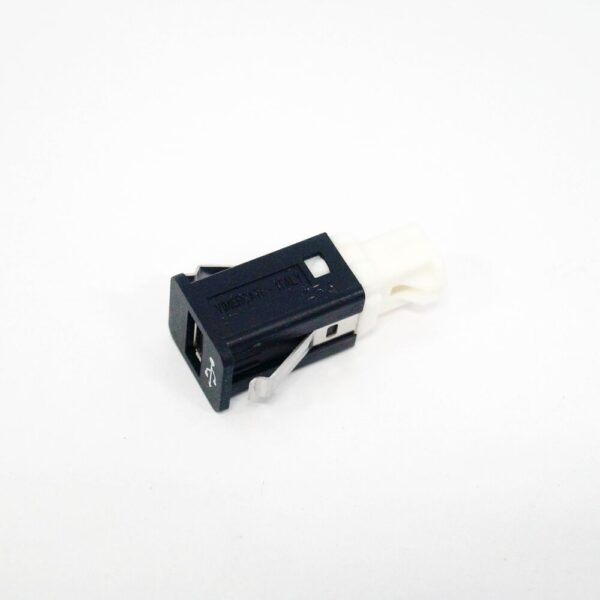 84109237656 - NEW BMW E70 F25 F02 F13 E60 F10 E90 E81 USB CONNECTOR 84109237656 ORIGINAL