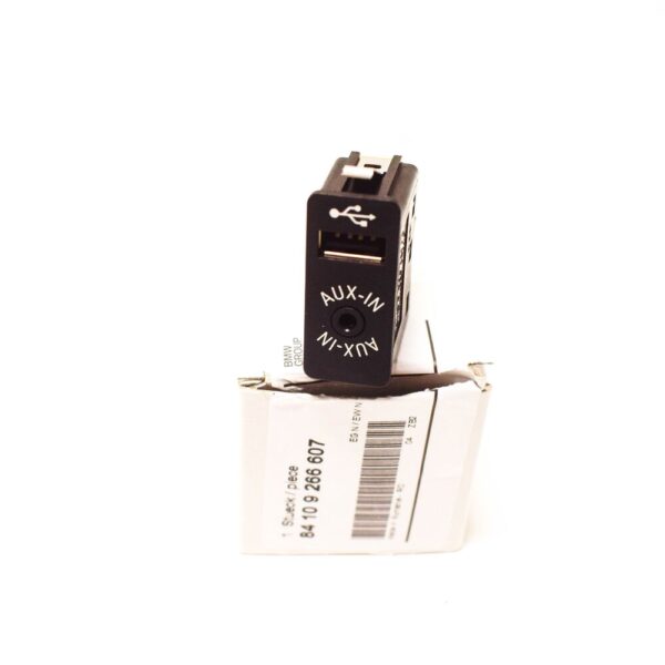 84109266607 - NEW BMW 2 F45 USB AUX-IN SOCKET 84109266607 9266607 ORIGINAL