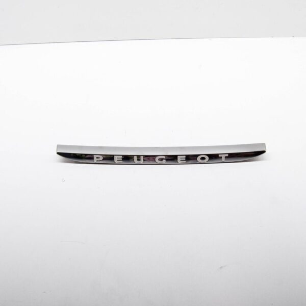 1613497880 - PEUGEOT 208 MK1 A9 FRONT EMBLEM 1613497880 NEW