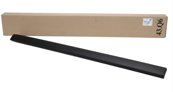 96784070XT - PEUGEOT 2008 Front Left Door Molding 96784070XT New Genuine