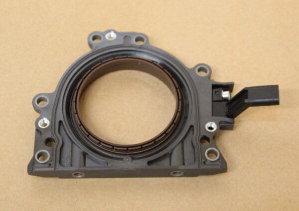 04B103170C - NEW SKODA RAPID NH REAR CRANKSHAFT SEALING FLANGE 04B103170C