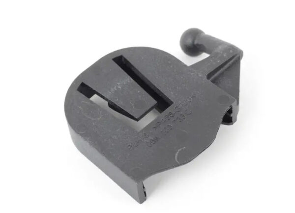06K103733C - New SKODA SUPERB MK3 Engine Cover Clip 06K103733C