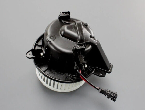 2Q2819021 - Seat Arona KJ Heater Blower Right Hand Drive 2Q2819021B NEW Genuine