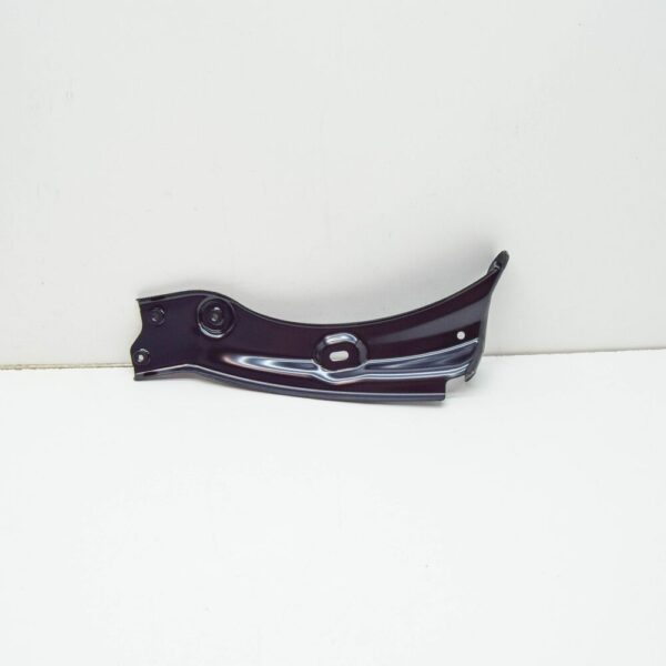 3V0821142A - ŠKODA SUPERB MK3 fender holder front right 3V0821142A new original
