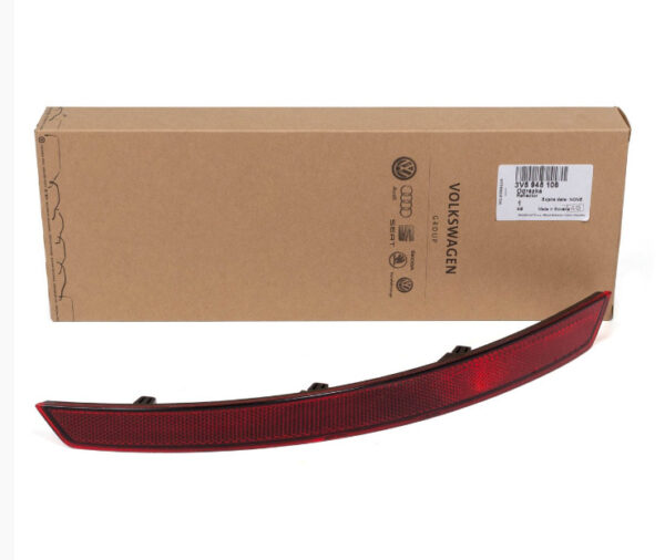 3V5945106 - NEW ŠKODA SUPERB MK3 REAR RIGHT BUMPER REFLECTOR 3V5945106 ORIGINAL