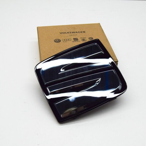 575853679G2ZZ - Seat Ateca KH7 Front Grille Emblem 575853679G2ZZ, New Genuine
