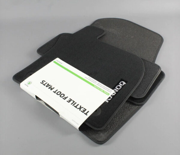 57C061270 - ŠKODA KAROQ Nu Floor Mats Set Right Handlebar 57C061270 NEW Original