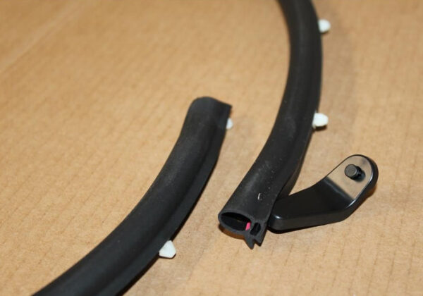 5E0837698C - ŠKODA OCTAVIA 5E MK3 door gasket outside front right 5E0837698C, original part