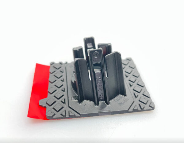 5E0919486C - NEW ŠKODA OCTAVIA 5E MK3 FRONT RIGHT PARKING SENSOR MOUNT 5E0919486C ORIGINAL
