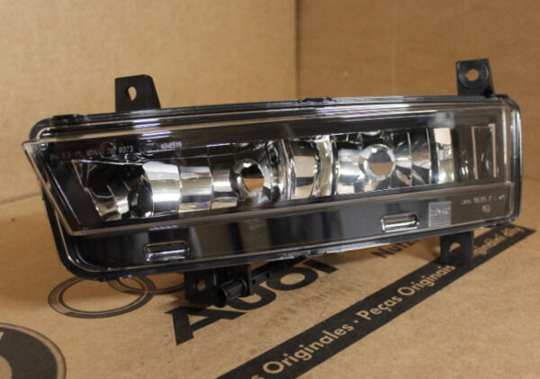 5E0941701A - NEW ŠKODA OCTAVIA 5E MK3 FRONT LEFT FOG LIGHT 5E0941701A ORIGINAL