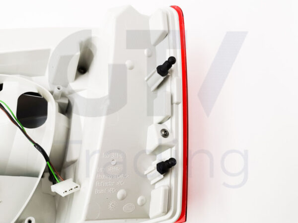 5E5945111B - NEW ŠKODA OCTAVIA 18-> REAR LEFT TAILLIGHT WITHOUT BULB CARRIER 5E5945111B