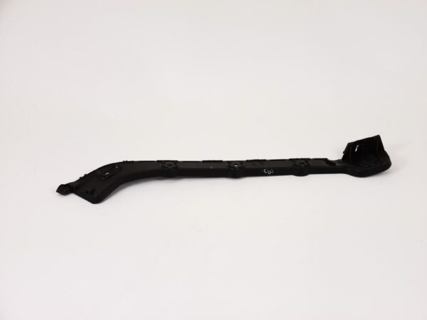 5E9807394 - NEW SKODA 13-16 OCTAVIA ESTATE RIGHT REAR BUMPER BRACKET GUIDE 5E9807394