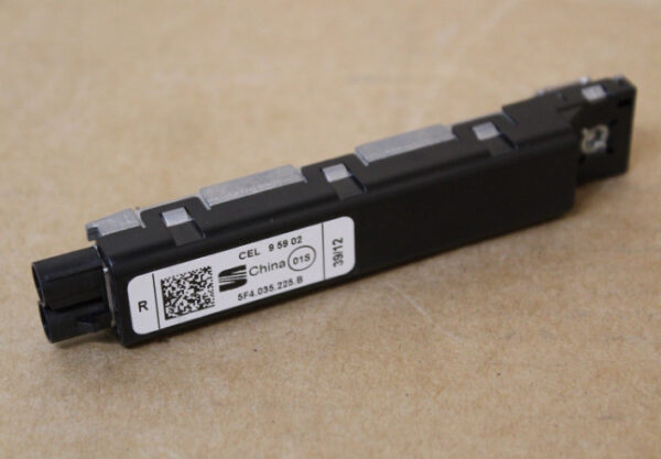 5F4035225B - SEAT LEON 5F FM Antenna Amplifier 5F4035225B, NEW, ORIGINAL