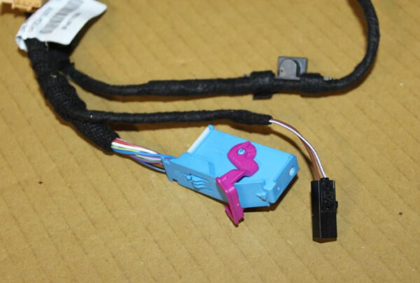 5F4971035N - NEW LEON 5F SEAT FRONT RIGHT DOOR TRIM HARNESS RHD 5F4971035N ORIGINAL