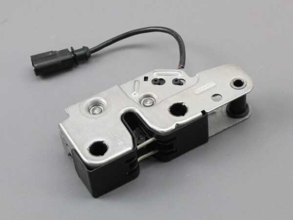 5L0823509B - NEW ŠKODA YETI 5L LOWER CAP LOCK 5L0823509B ORIGINAL