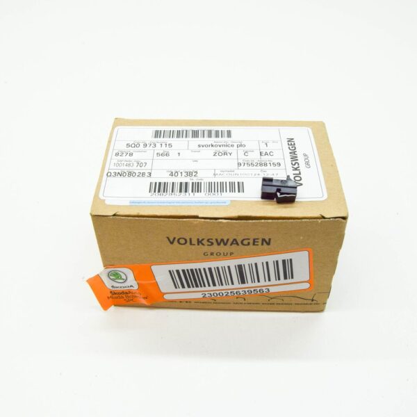 5Q0973115 - New SKODA SUPERB MK3 regulated A/C Wiring Flat Contact Housing 5Q0973115