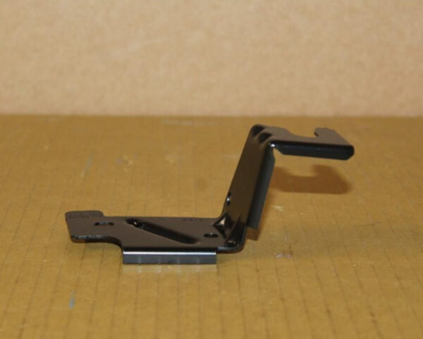 5TA804594A - NEW SEAT TARRACO KN LOWER RIGHT HEADLIGHTS CLIP 5TA804594A ORIGINAL