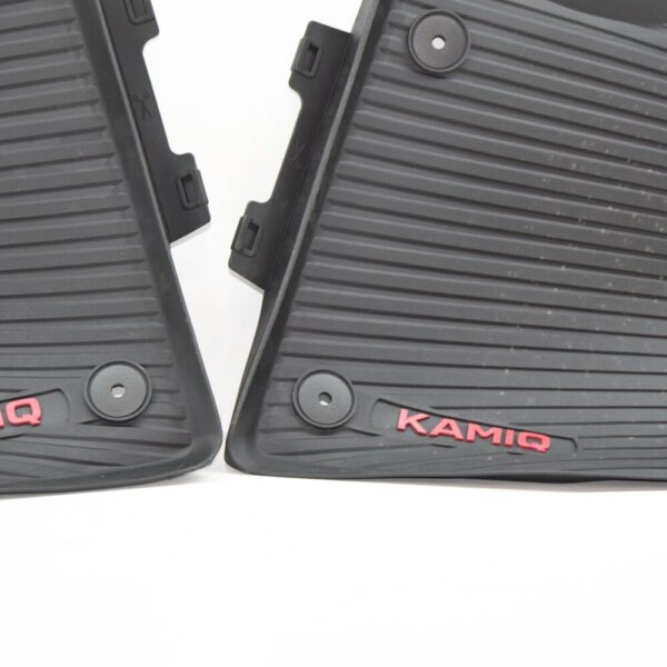 658061502C - ŠKODA KAMIQ Front Floor Mat Set RHD 658061502C NEW GENUINE