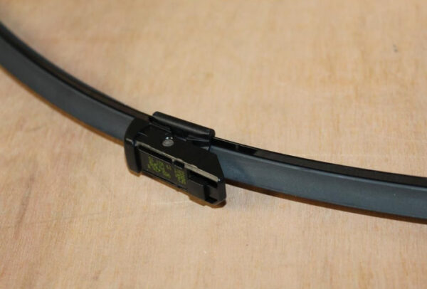 6F2955426B03C - NEW SEAT ARONA KJ FRONT RIGHT AERO WIPER BLADE RHD 6F2955426B03C ORIGINAL
