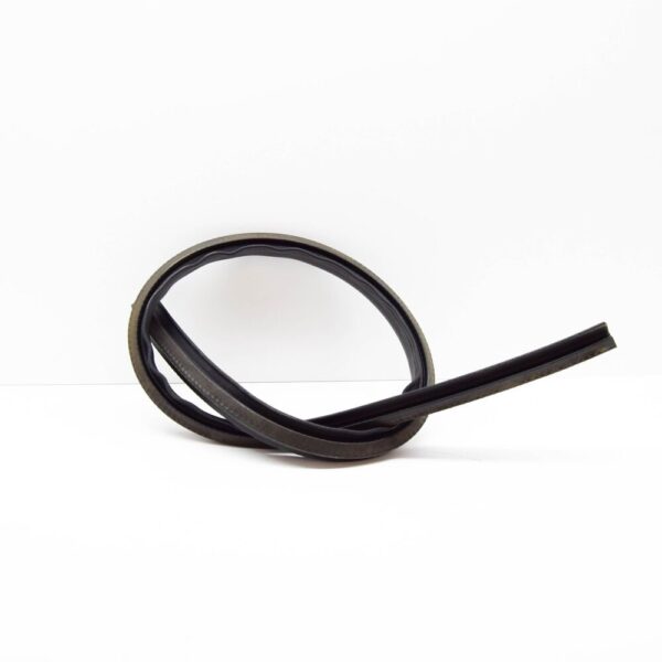 6J0823723A - SEAT Ibiza IV ST 6J 6P bonnet seal, rubber, 6J0823723A, original