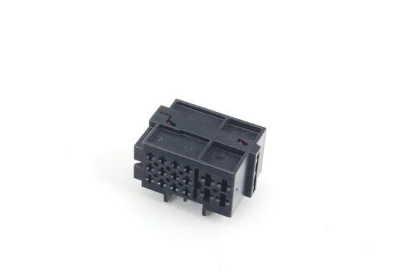 6Q0937713 - ŠKODA SUPERB MK3 16-pin flat contact housing 6Q0937713 NEW original