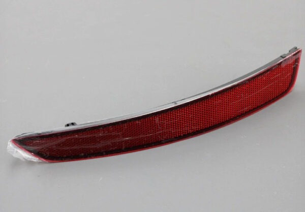 6V6945106 - NEW ŠKODA FABIA MK3 NJ REAR RIGHT BUMPER REFLECTOR 6V6945106 ORIGINAL