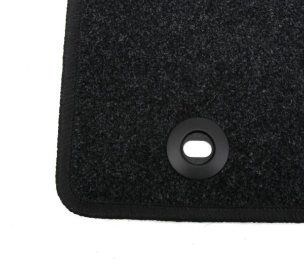 1073142 - NEW FORD FOCUS MK1 FLOOR MAT SET LHD 1073142 A98AX-A13010-EA ORIGINAL
