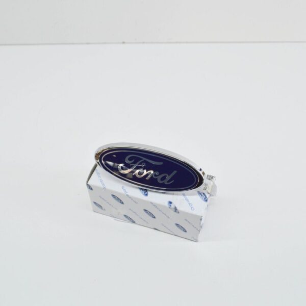 1114768 - Ford Mondeo B5 MK3 bonnet badge 1S718216AC NEW