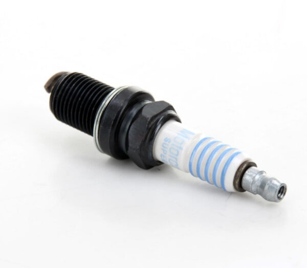 1120830 - NEW FORD FIESTA BE91 MK4 SPARK PLUG 1120830 92OF-12405-EB ORIGINAL