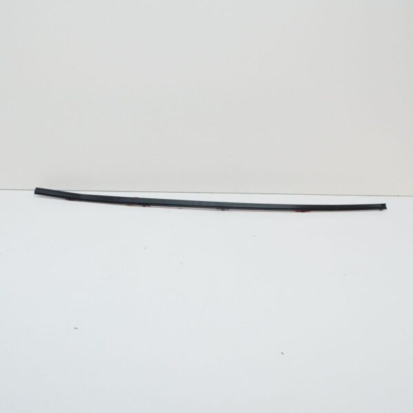 1305441 - NEW FORD MONDEO MK3 WINDSHIELD LEFT VERTICAL MOULDING RETAINER 1305441 ORIGINAL