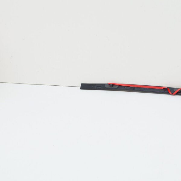 1305441 - NEW FORD MONDEO MK3 WINDSHIELD LEFT VERTICAL MOULDING RETAINER 1305441 ORIGINAL