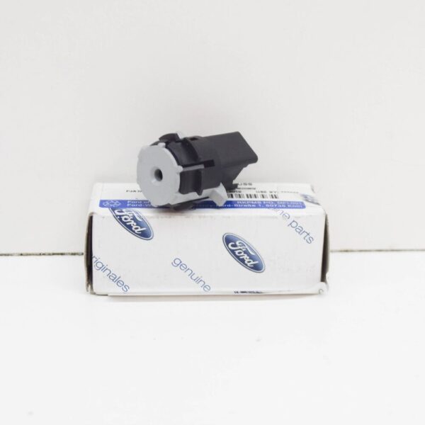 1310208 - FORD TRANSIT MK3 AUX Port 1310208 3S7T-19A164-AB NEW GENUINE