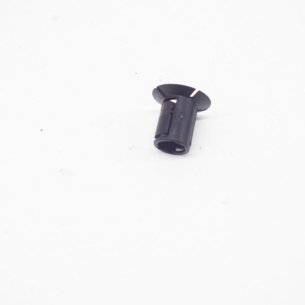 1310861 - FORD FOCUS MK3 C346 Front Dash Insulator Fastener 1310861 NEW GENUINE