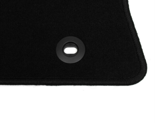 1357802 - NEW FORD FIESTA BE256 MK5 VELOUR FRONT FLOOR MAT SET LHD 1357802 ORIGINAL