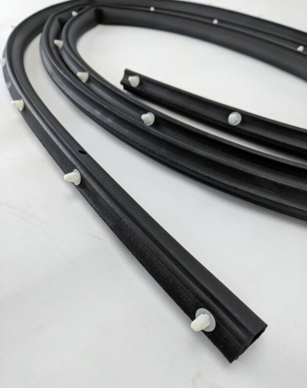 1493362 - NEW FORD FOCUS C-MAX FRONT LEFT DOOR WEATHERSTRIP 1493362 ORIGINAL