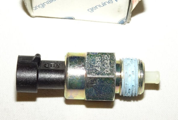 1541096 - NEW FORD KA MK2 REVERSING LAMP SWITCH 9S51-15520-AA 1541096 GENUINE