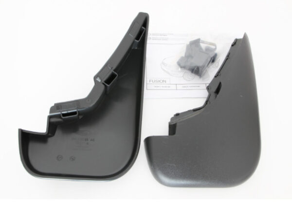 1570774 - NEW FORD FUSION JU FRONT MUDGUARD FLAP KIT 2N1J-16L560-AC 1570774 ORIGINAL