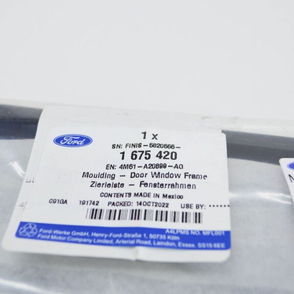1675420 - FORD FOCUS MK2 Front Left Door Window B Pillar Moulding 1675420  NEW GENUINE